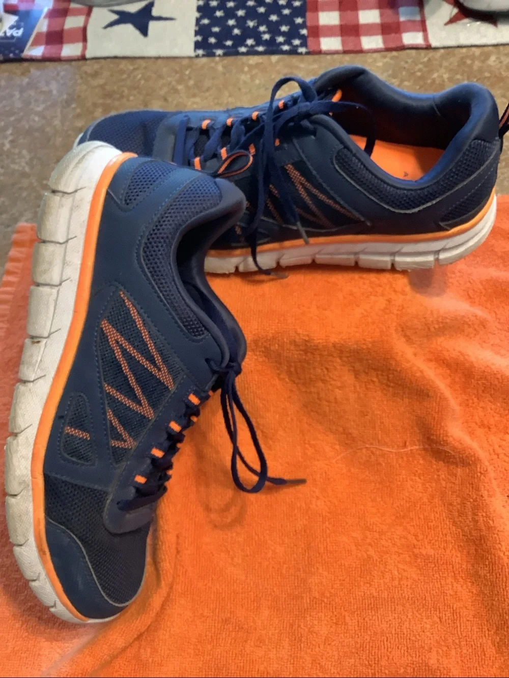 MENS NAVY AND ORANGE ATHLETIC SNEAKERS